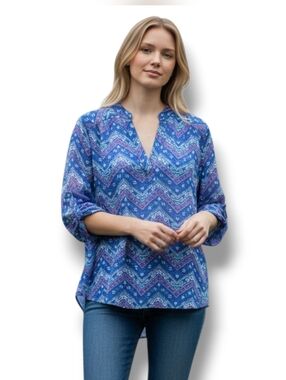 Derek Heart Women’s Medium Blue Chevron V-Neck Semi Sheer Long Sleeve Blouse